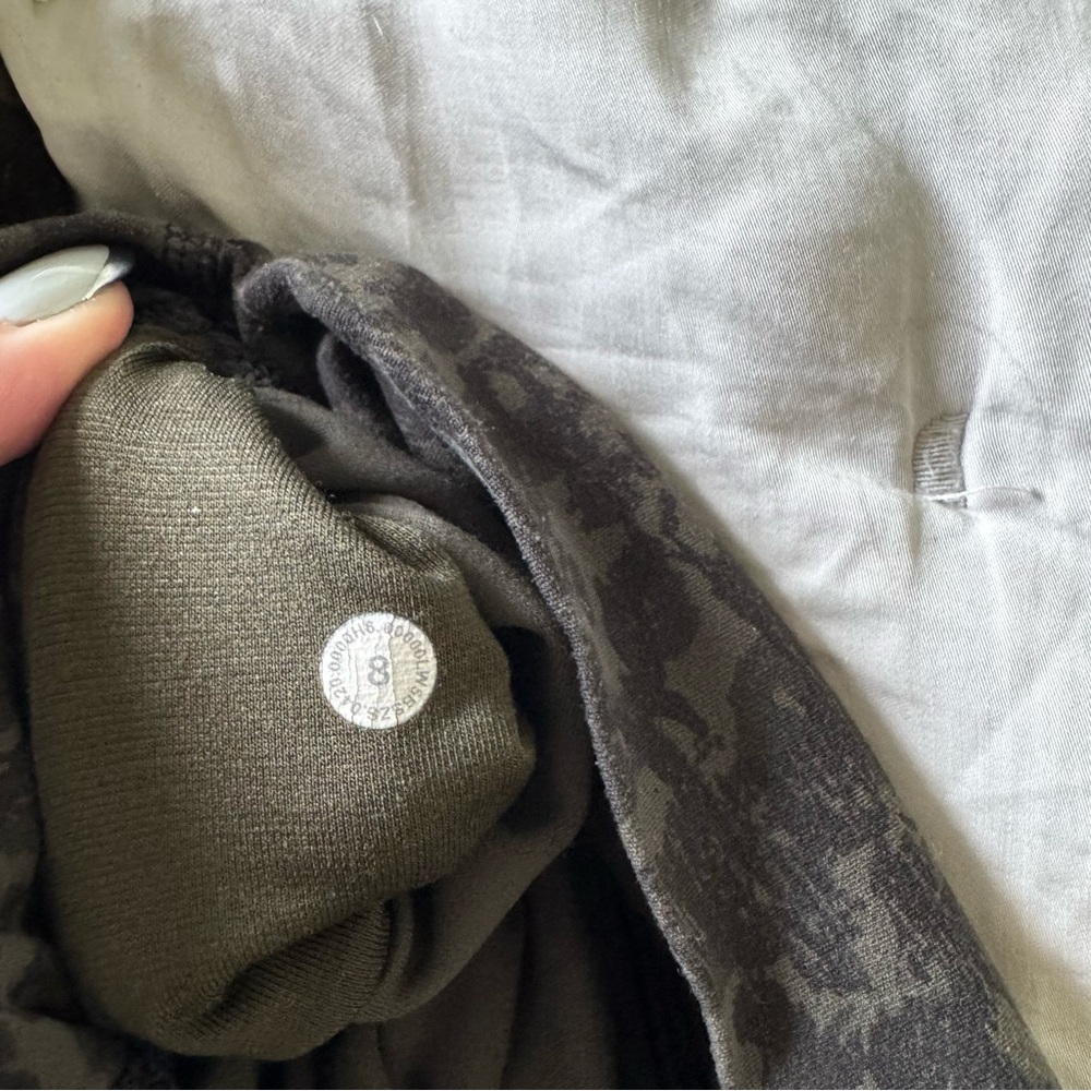 Lululemon Align Pant 28" Wild Thing Camo Dark Olive Multi size 8 - Picture 5 of 9